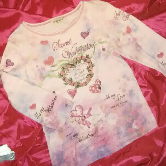 Ladies Set of two Valentine's Shirts - Picture 7 of 8